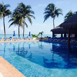 Nautibeach Front In North 3*, Isla Mujeres México