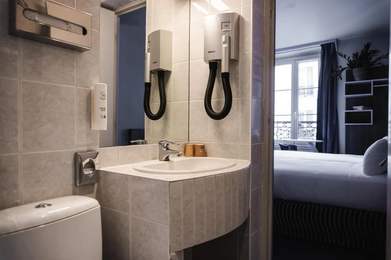 Comfort Hotel Nation Père Lachaise Paris