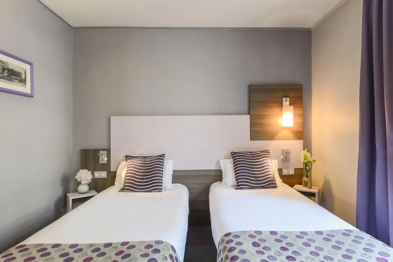 Comfort Hotel Nation Père Lachaise Paris 3*,  France